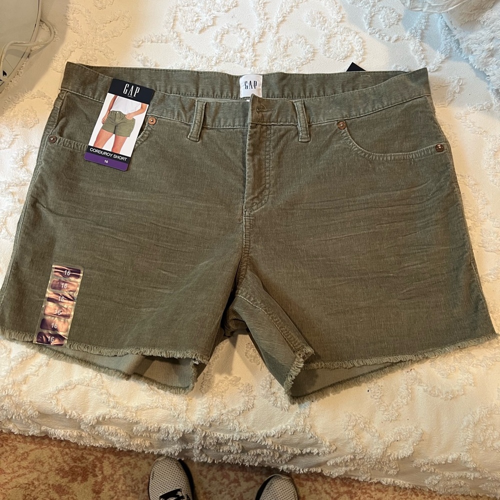 Women’s Gap Shorts